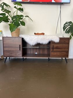 Tv console