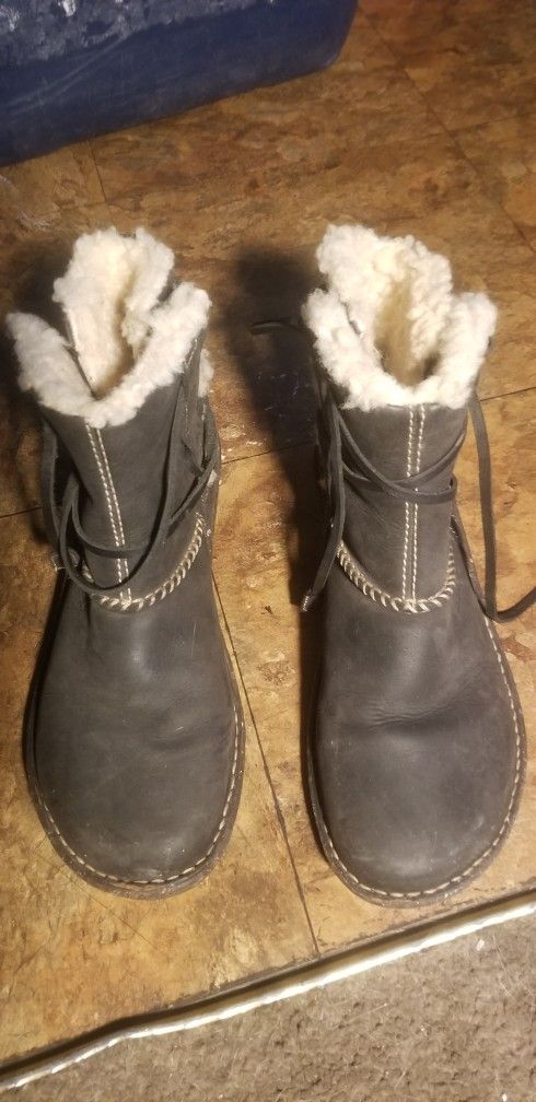 WOMENS UGG AUSTRALIA COVE LEATHER SHEEPSKIN WINTER BOOTS SIZE 10
