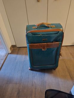 Title: Designer Samantha Brown 3-Piece Croco Luggage Set - Teal (Near Mint)
​Price: $170
​Description:
Selling a stunning, highly collectible 3-piece 