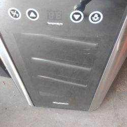 Wine Mini Fridge 