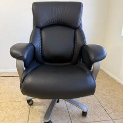 Comfy Office Chair Barley Used Like New!!!