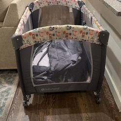 Baby Playpen/ Changing Station/ Bassinet 