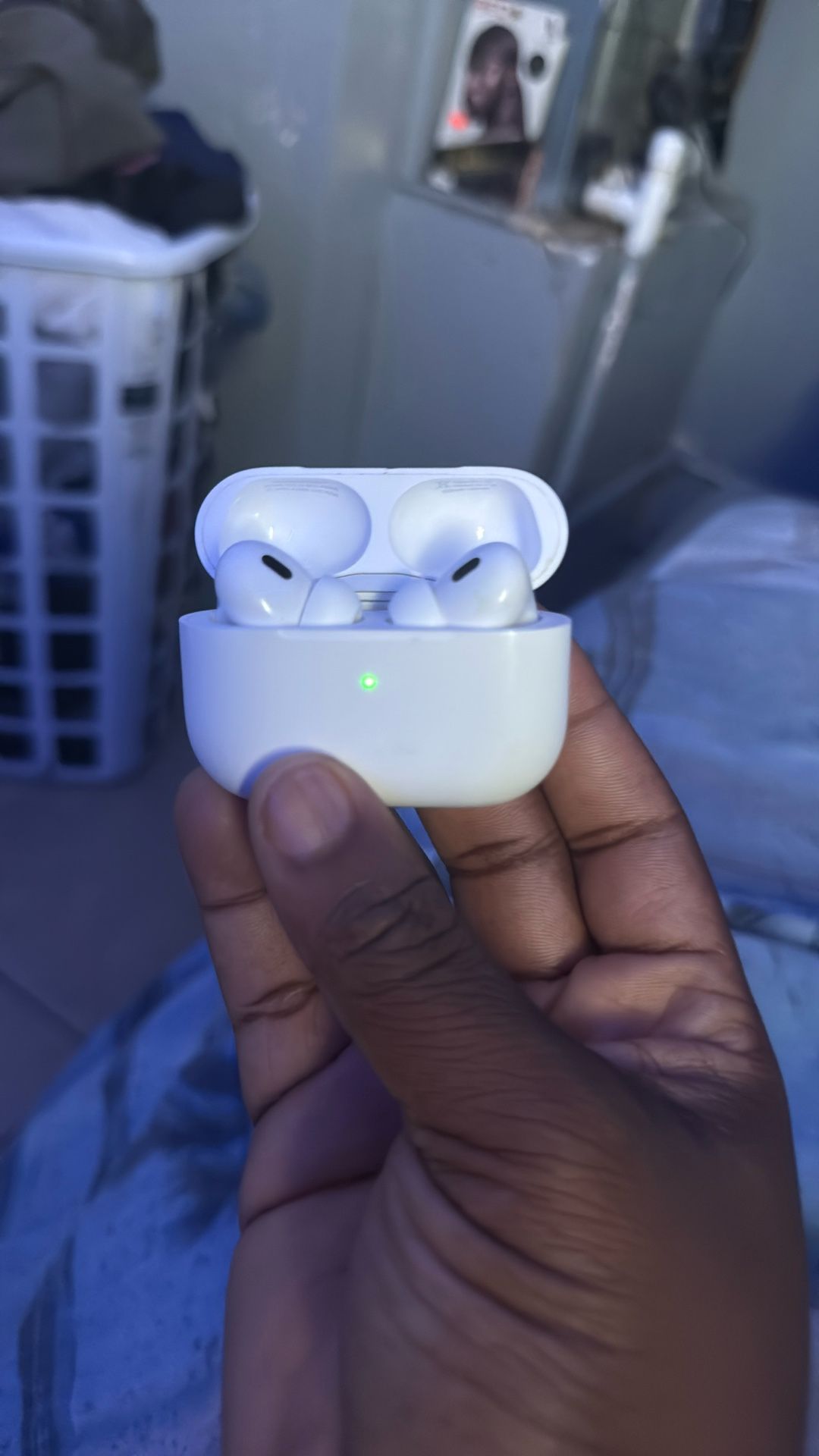 AirPods second GEN pros