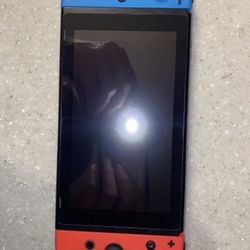 nintendo switch 32gb charger and case 