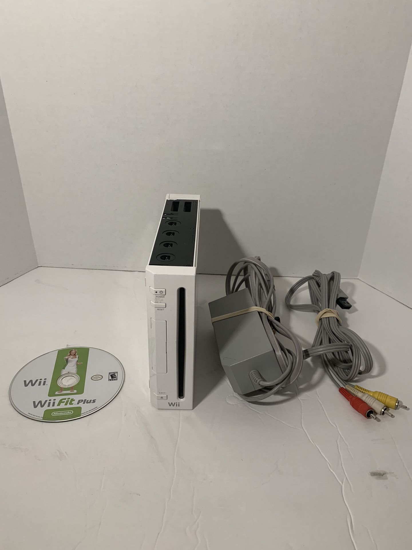 Nintendo Wii RVL-001 White Console, AC and VGA Cable, Wii Fit Plus Game Tested