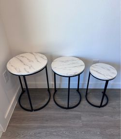 Set de 3 mesas auxiliares redondas, tapa efecto mármol | 3 Round Nesting Side Tables, Faux Marble Top