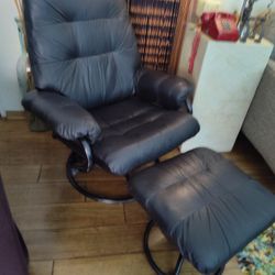 Black Swivel Recliner Chair Lounge Accent Armchair with Ottoman
