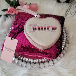 Juicy Couture Retro Vibe Heart Zip Wristlet Angel Cream Velour Bag