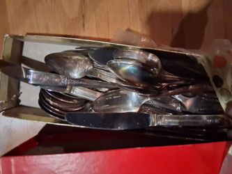45 piece classic  Heavy duty silverware $$$