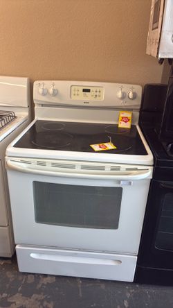 Like new Kenmore electric stove