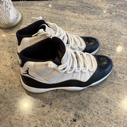 Jordan 11 Concord Size 10.5