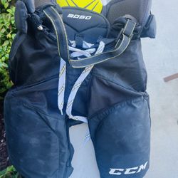 BAUER Hockey Gear (size Jr Large)