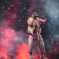 BAD BUNNY PARKING 5/4