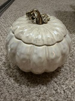 Homeworx 4 Wick Candle ceramic Pumpkin