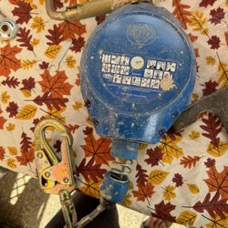 Retractable Lifeline.    Yo Yo