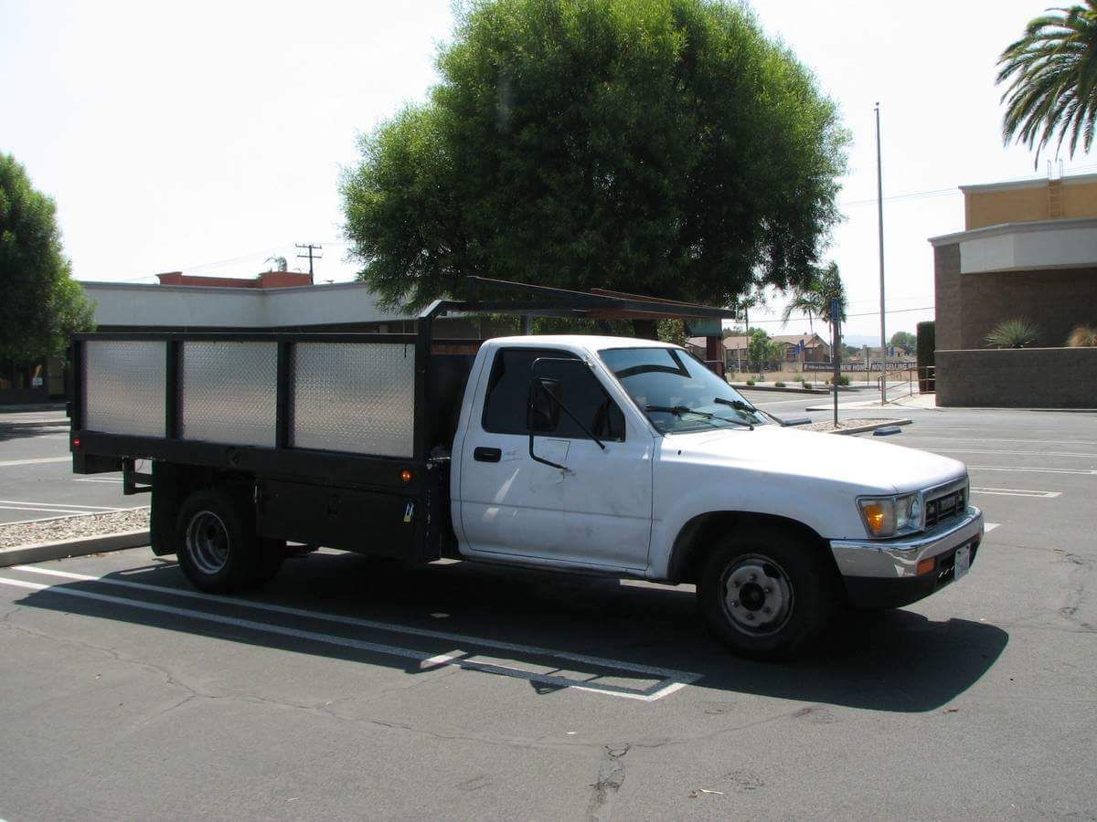 1989 v6 DUALLY TOYOTA TRUCK 1 TON 10FT STAKE BED FLAT BED