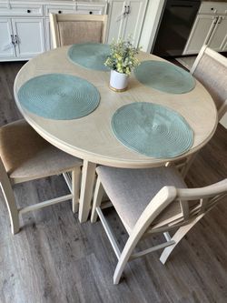 Living Spaces Dining Table and 4 chairs set counter height