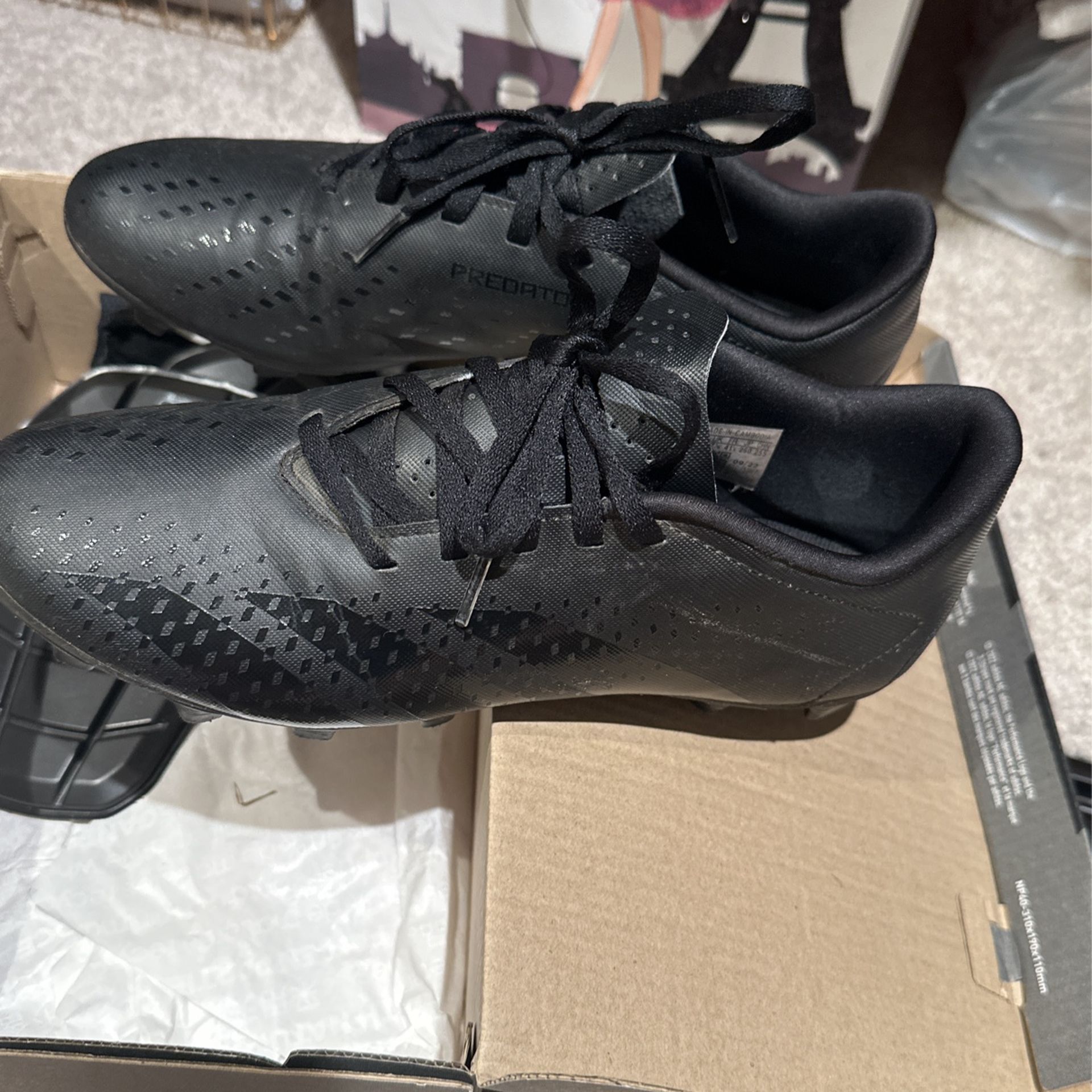 Men’s Size 8 Adidas Soccer Shoes