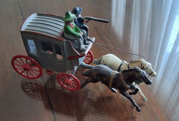Vintage 1930's Johillco Prewar Lead Stagecoach With 2 Horses And Two Men 