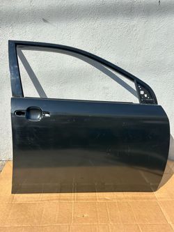 2003 - 2008 Toyota Corolla Front Right Side Door OEM