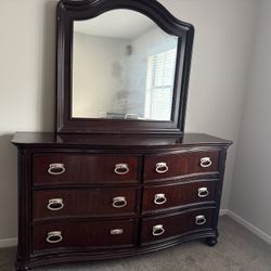 Dresser Set