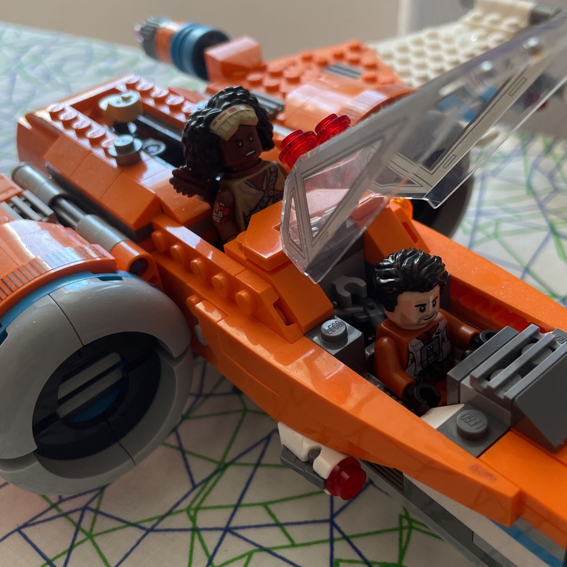 Lego Star Wars Poe Dameron's X Wing Starfighter