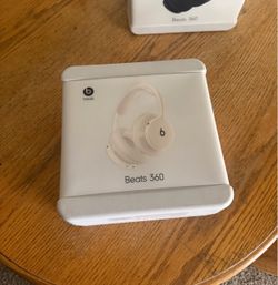 Beats 360 Over-Ear Headphones (Cloud) BRAND NEW