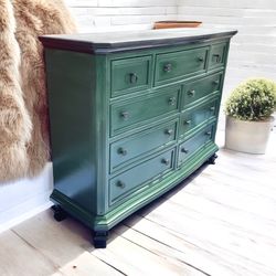 Satin-Hunter-Green Ashley-Furniture Dresser for Sale in San Marcos, CA - OfferUp Satin-Hunter-Green Ashley-Furniture Dresser for Sale in San Marcos, CA - OfferUp