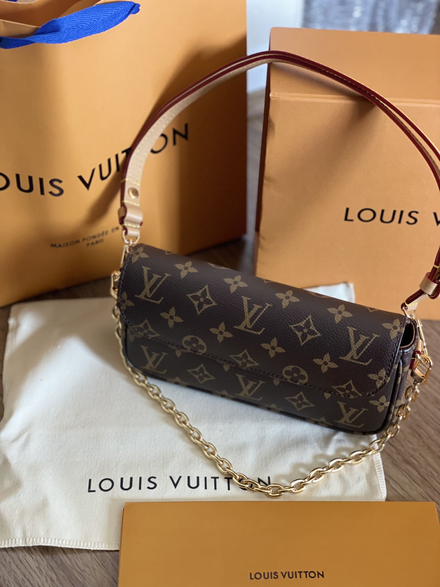 Louis Vuitton Monogram Retiro Handbag Pm for Sale in Los Angeles, CA -  OfferUp