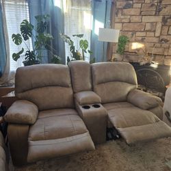 2-Seat Reclining Love Seat
