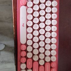 Logitech Pop Keyboard 