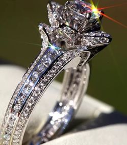 Wedding ring/engagement ring