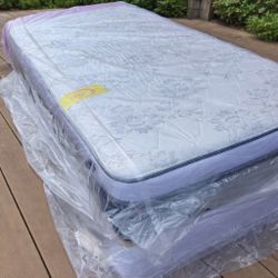 ✅BRAND NEW TWIN SET $189