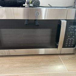 Brand New MICROWAVE 