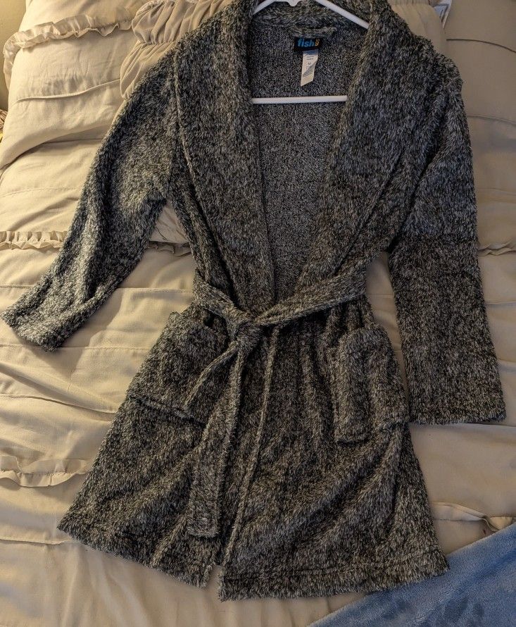 Boys Robe With Pockets Size 7/8