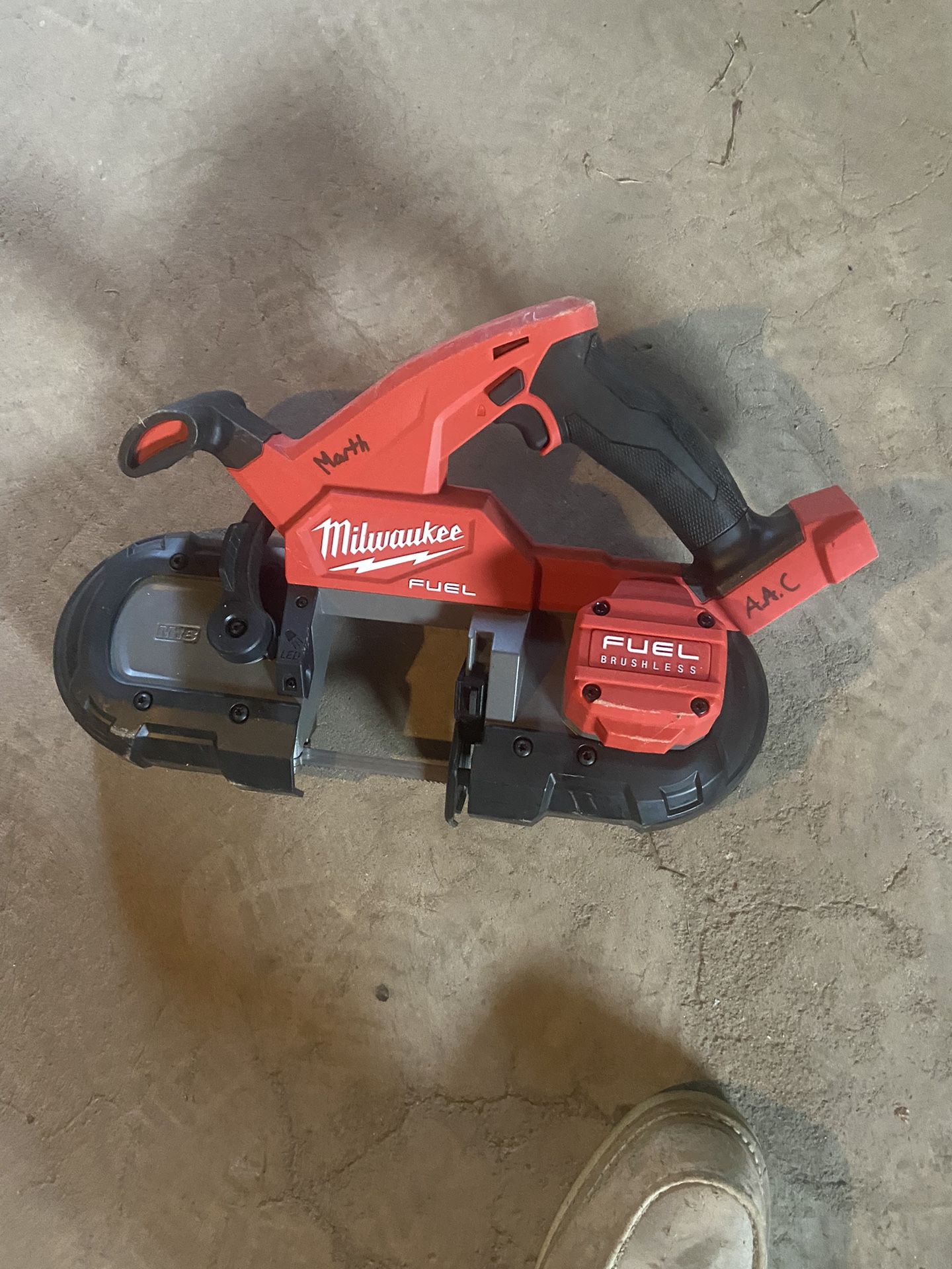 Milwaukee Bandsaw