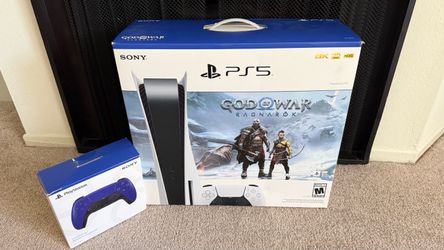PS5 Disc Edition Bundle + 2 DualSense Controllers + Charging Station