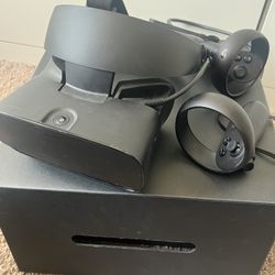 Oculus VR Headset with Controllers