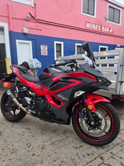 2025 Kawasaki Ninja 500 red