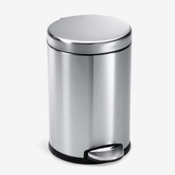 Simplehuman 4.5l step trash can