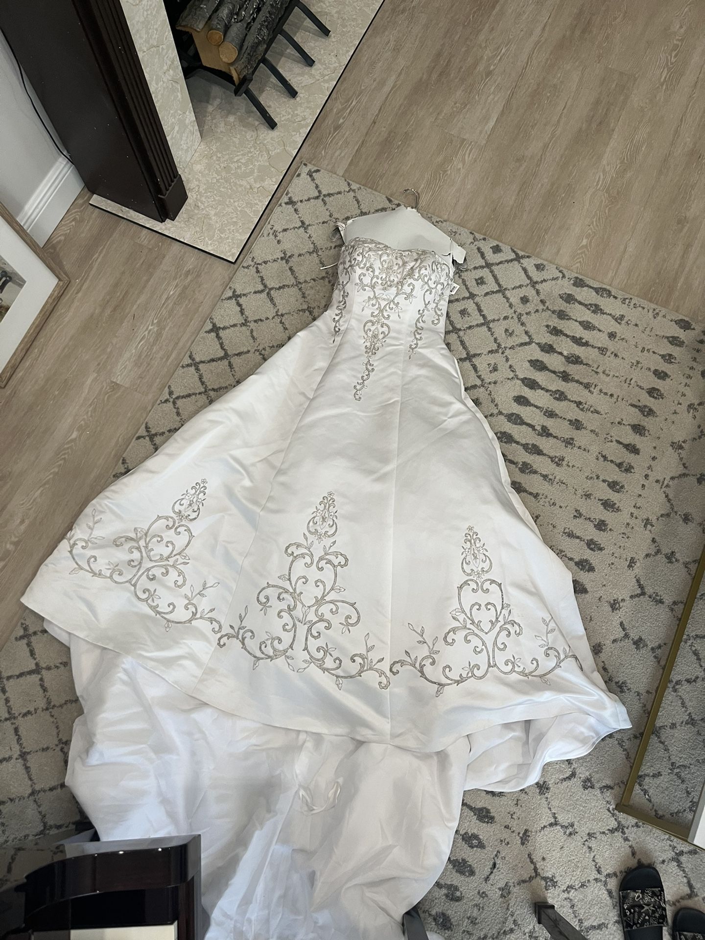 Never Been Worn Wedding Dress 