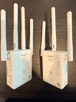 Aukey Wi-Fi Range Extenders AC1200 and AC750 – Lot of 2