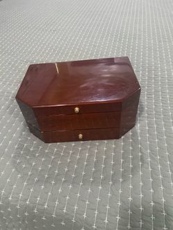 Classic jewelry box $200 excellent condition