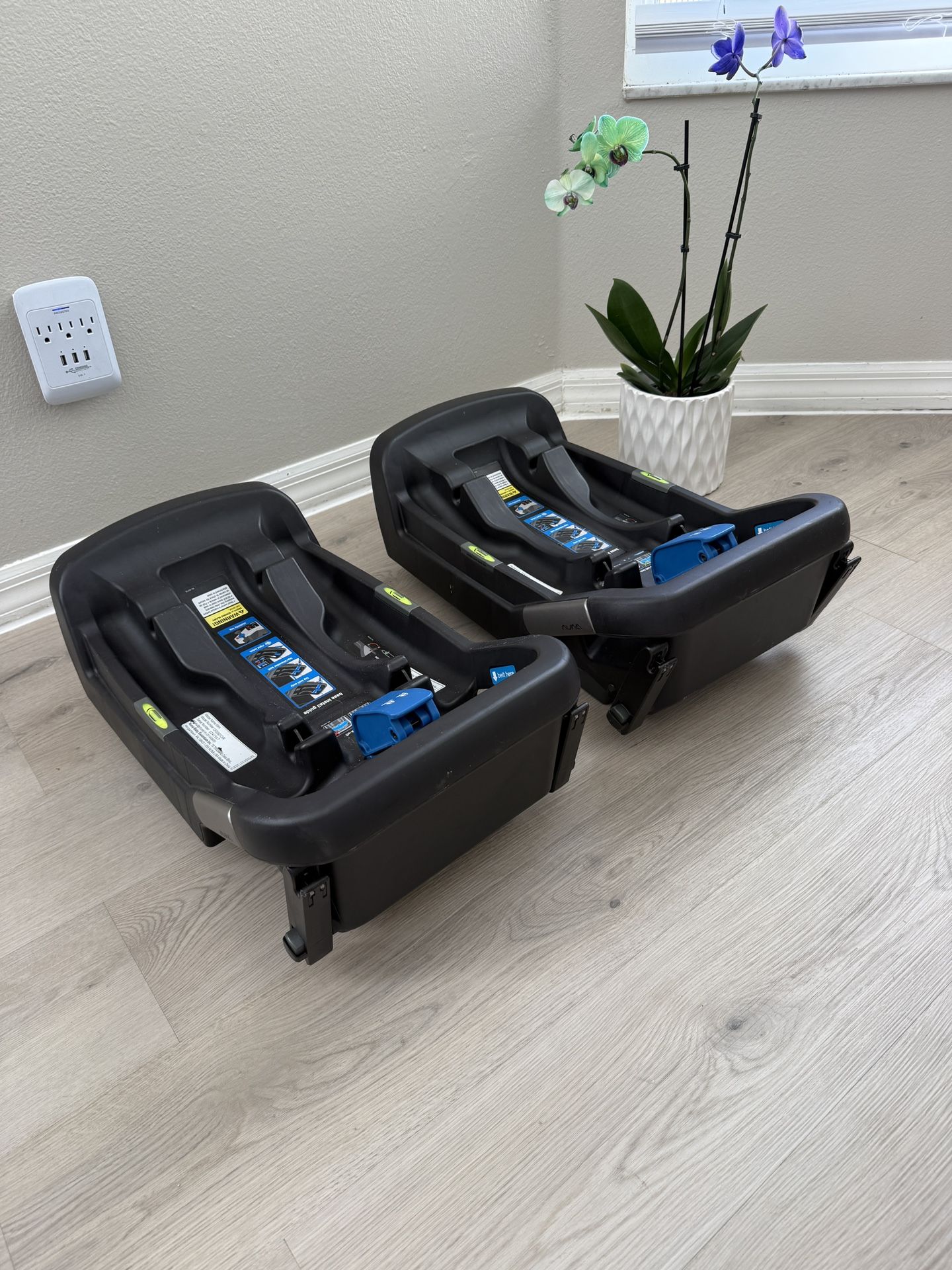 NUNA Pipa Extra BASE - 2 Available 