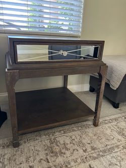 Matching Set of 2 Wayfair Mirrored Nightstands / End Tables - Excellent Condition