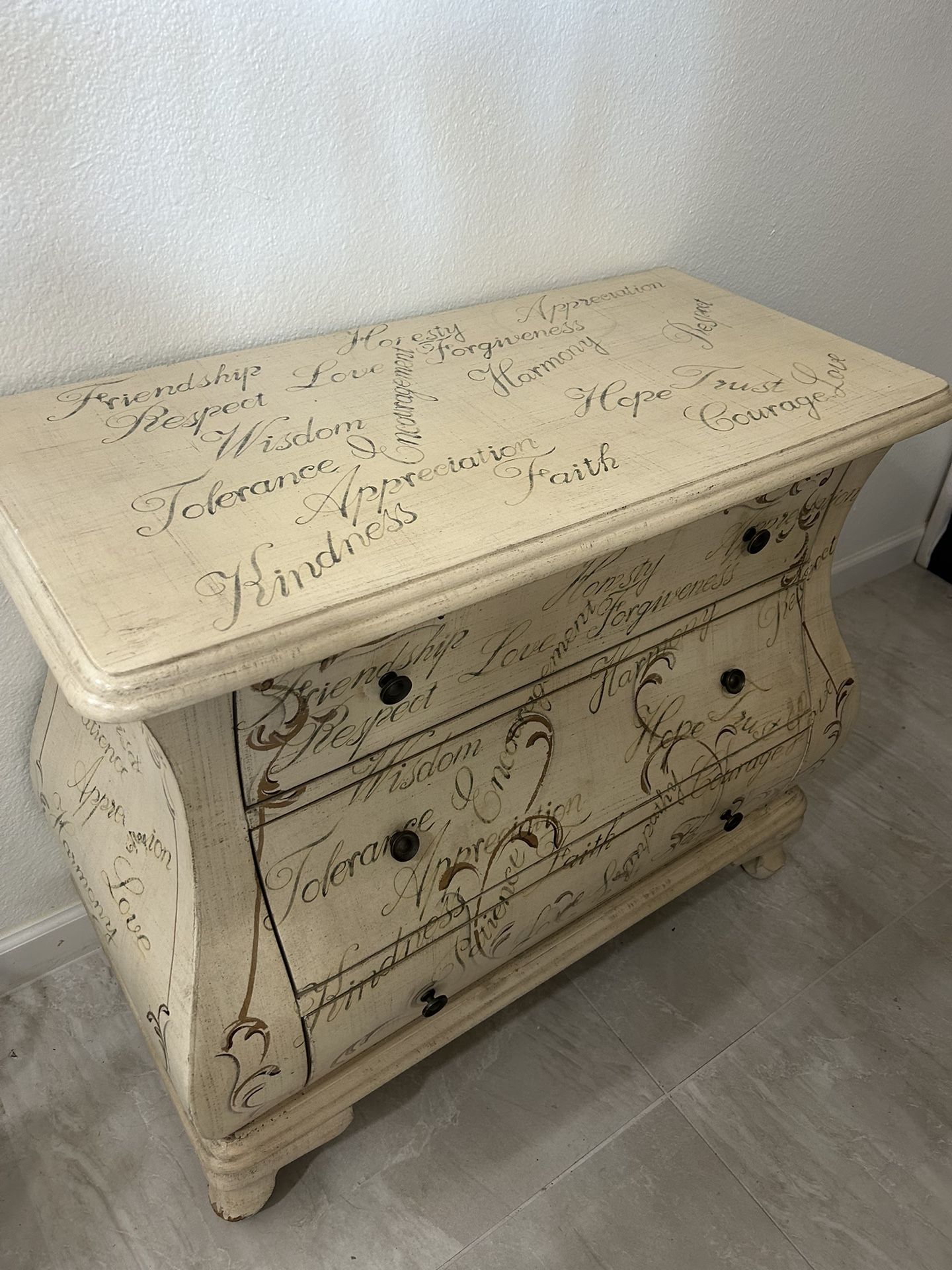 Pulaski Bombay Chest