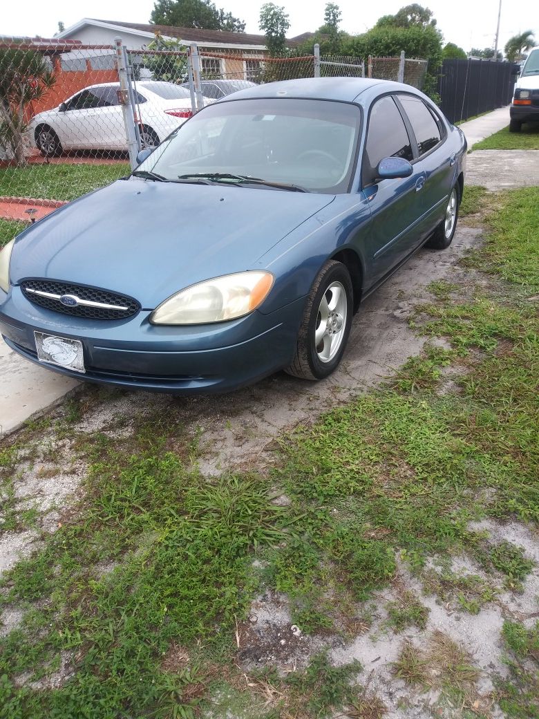 2002 Ford Taurus