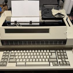 IBM Wheelwriter 3500 by Lexmark Electric Typewriter