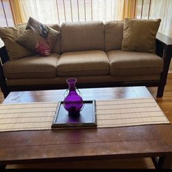 Bassett Living Room Set - 6 Pieces 