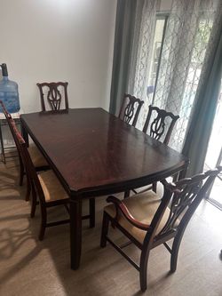 Mahogany Dining Table with 6 Chairs